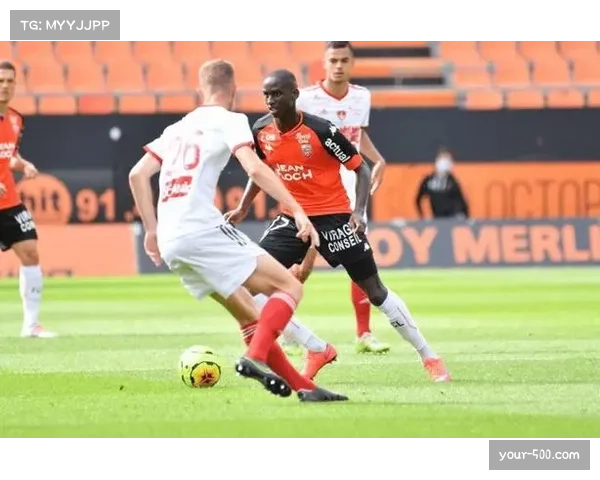 洛里昂客场对阵斯特拉斯堡落败 防守端难以限制对手边路突击