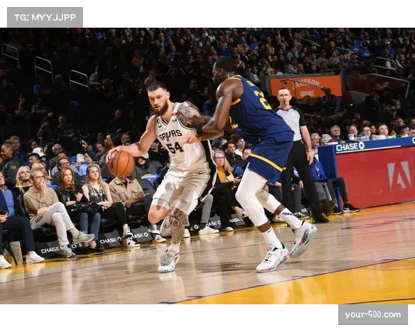 鹈鹕珀尔特尔因病缺阵 马穆克拉什维利顶替首发中锋